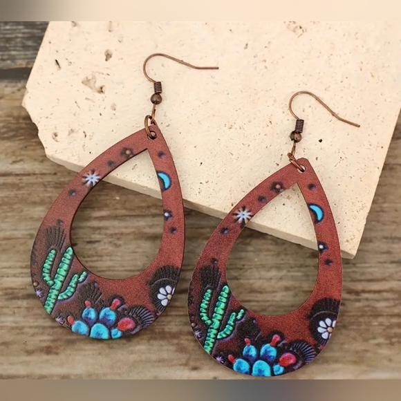 NEW! 2 For 25$ Bohemian Teardrop Earrings with Floral Design NWT! - Picture 1 of 3